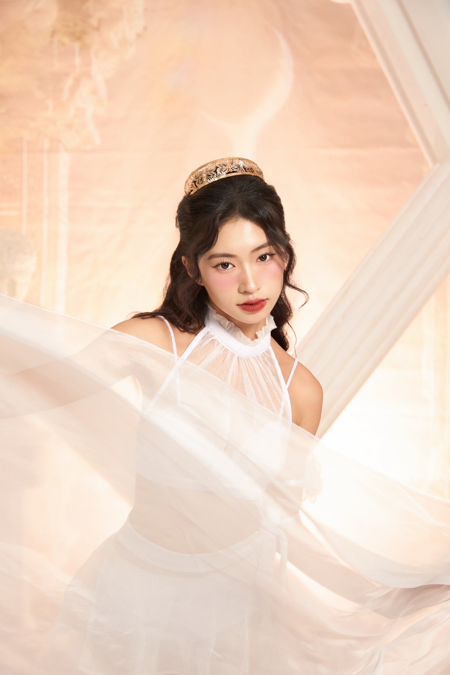 Belle Pole Wear - White